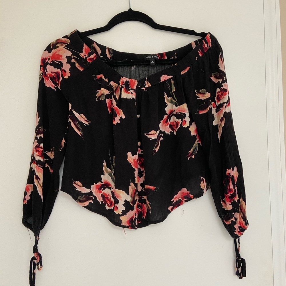 Off the shoulder floral top- Kendall & Kylie